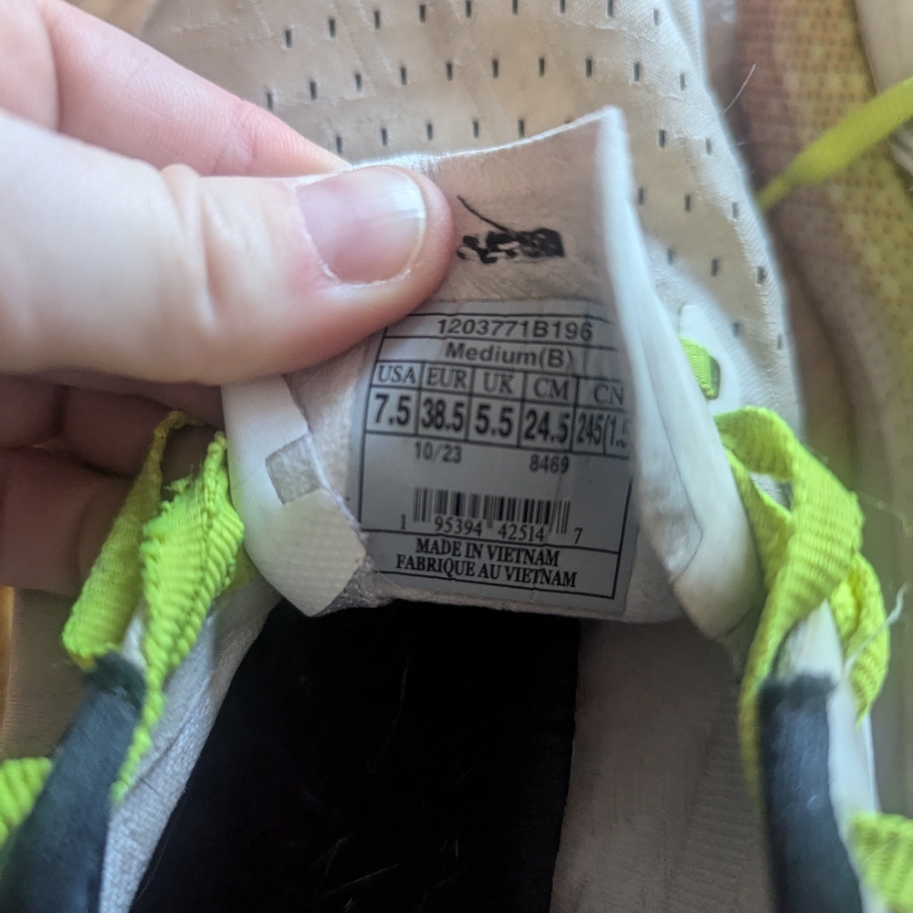 Brooks Hyperion Max